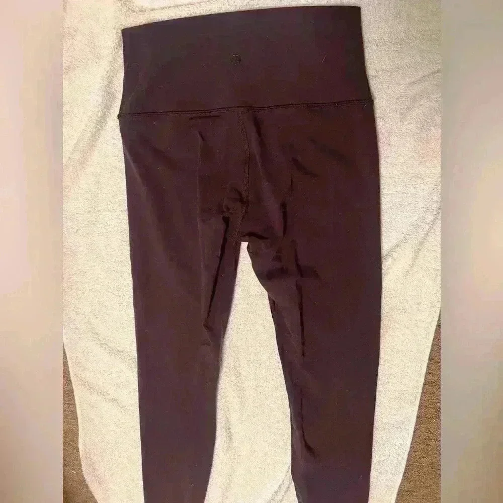Lululemon Black Cherry  24” leggings perfect preowned